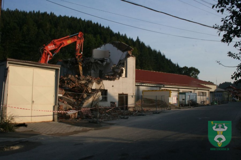 Lidl + zbrojnica 28