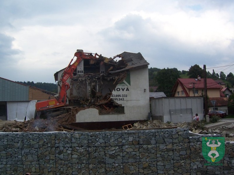 Búranie požiarnej zbrojnice 70